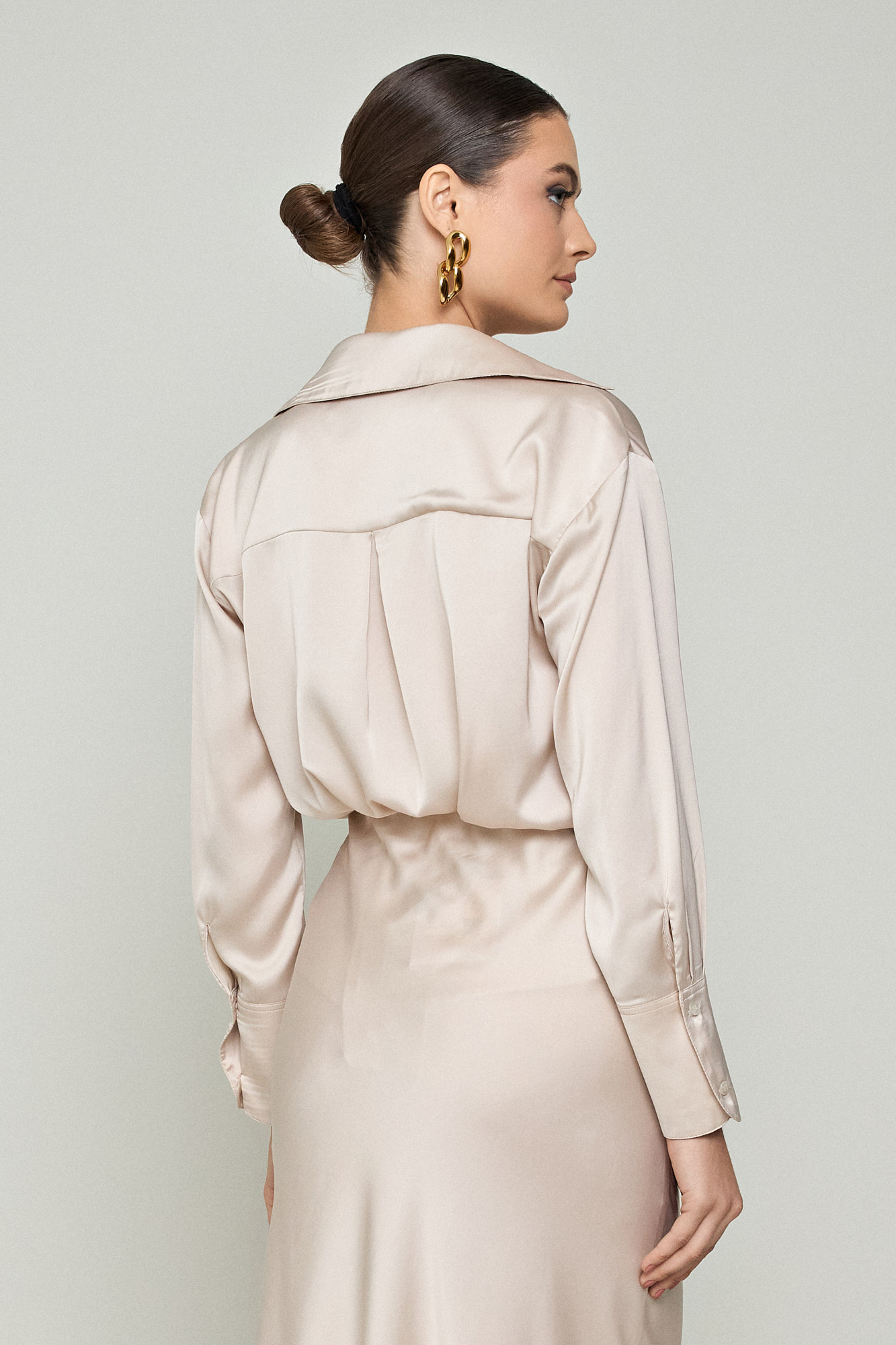 Picture of Loose basic satin shirt