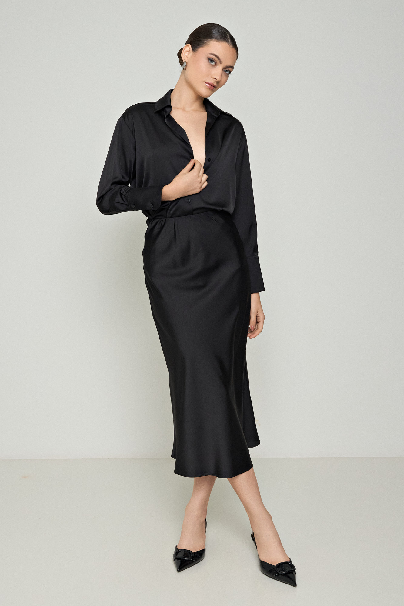 Picture of Loose basic satin shirt