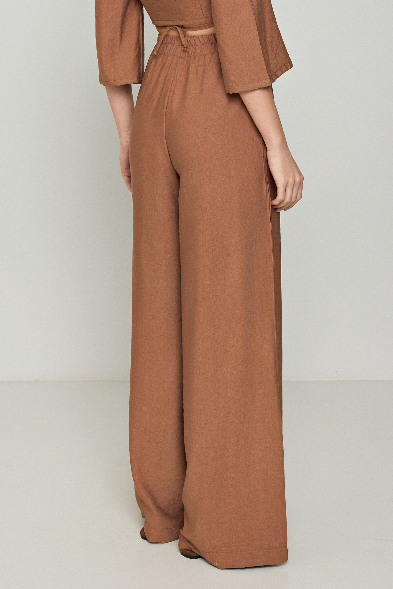 Picture of Short flared trousers with elastic