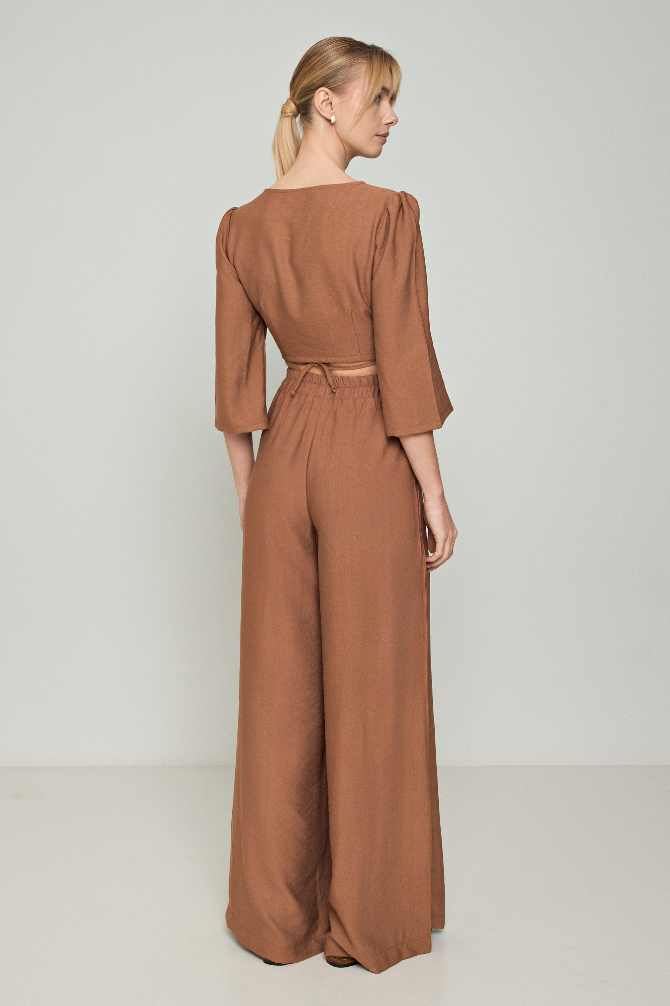 Picture of Short flared trousers with elastic