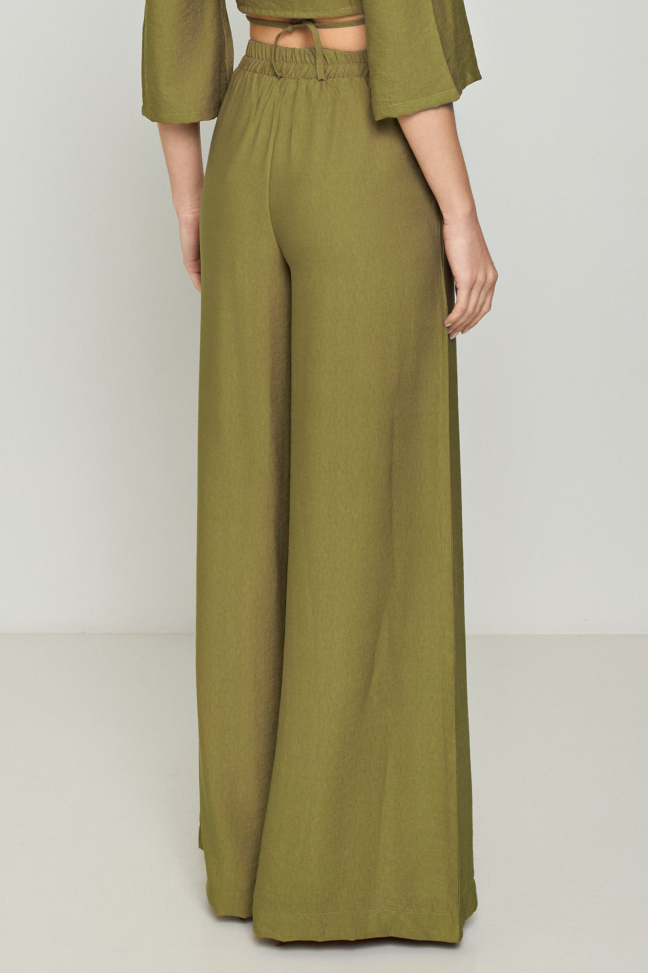 Picture of Short flared trousers with elastic