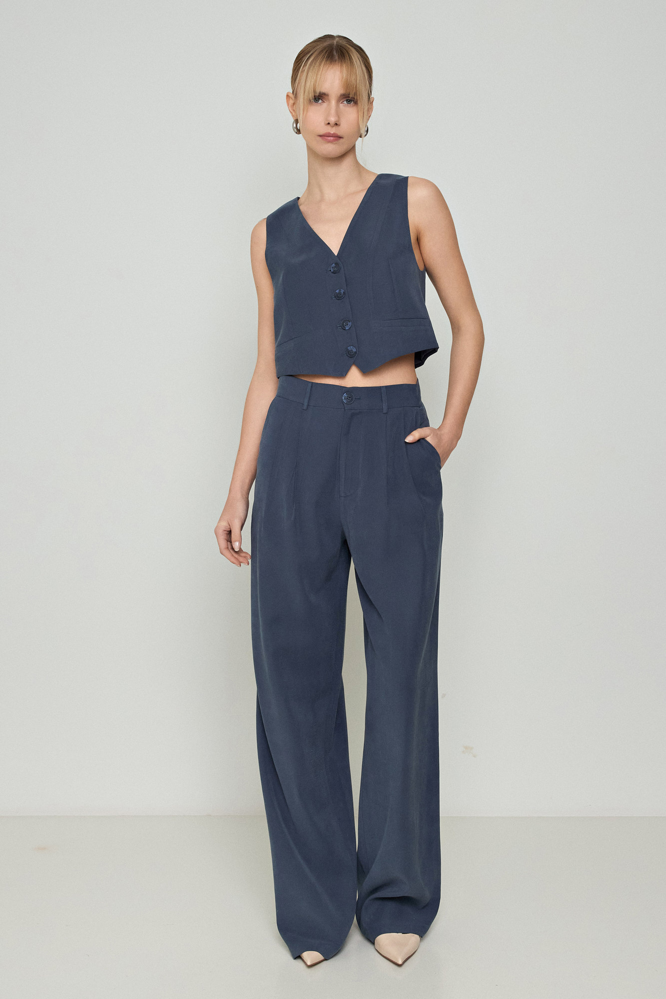 Picture of Waistcoat basic with buttons