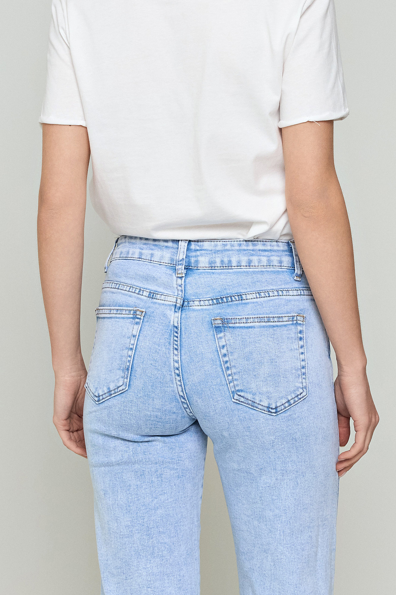 Picture of Cotton blouse with V neckline