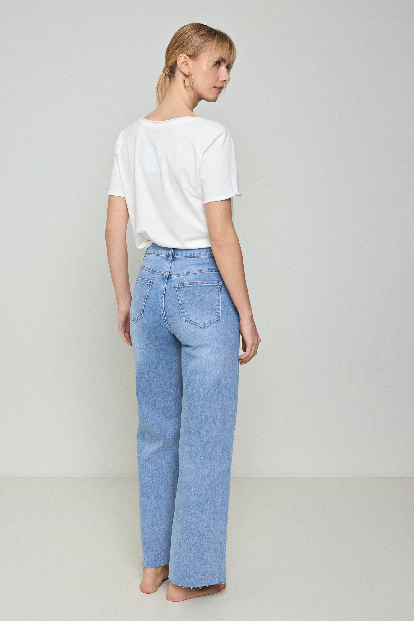 Picture of Cotton blouse with V neckline