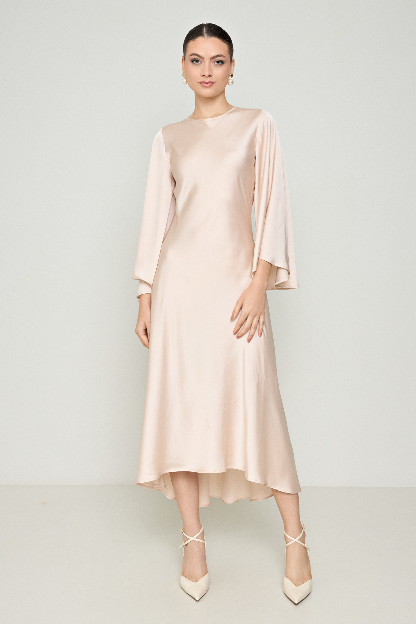 Picture of Asymmetric dress with wide sleeves