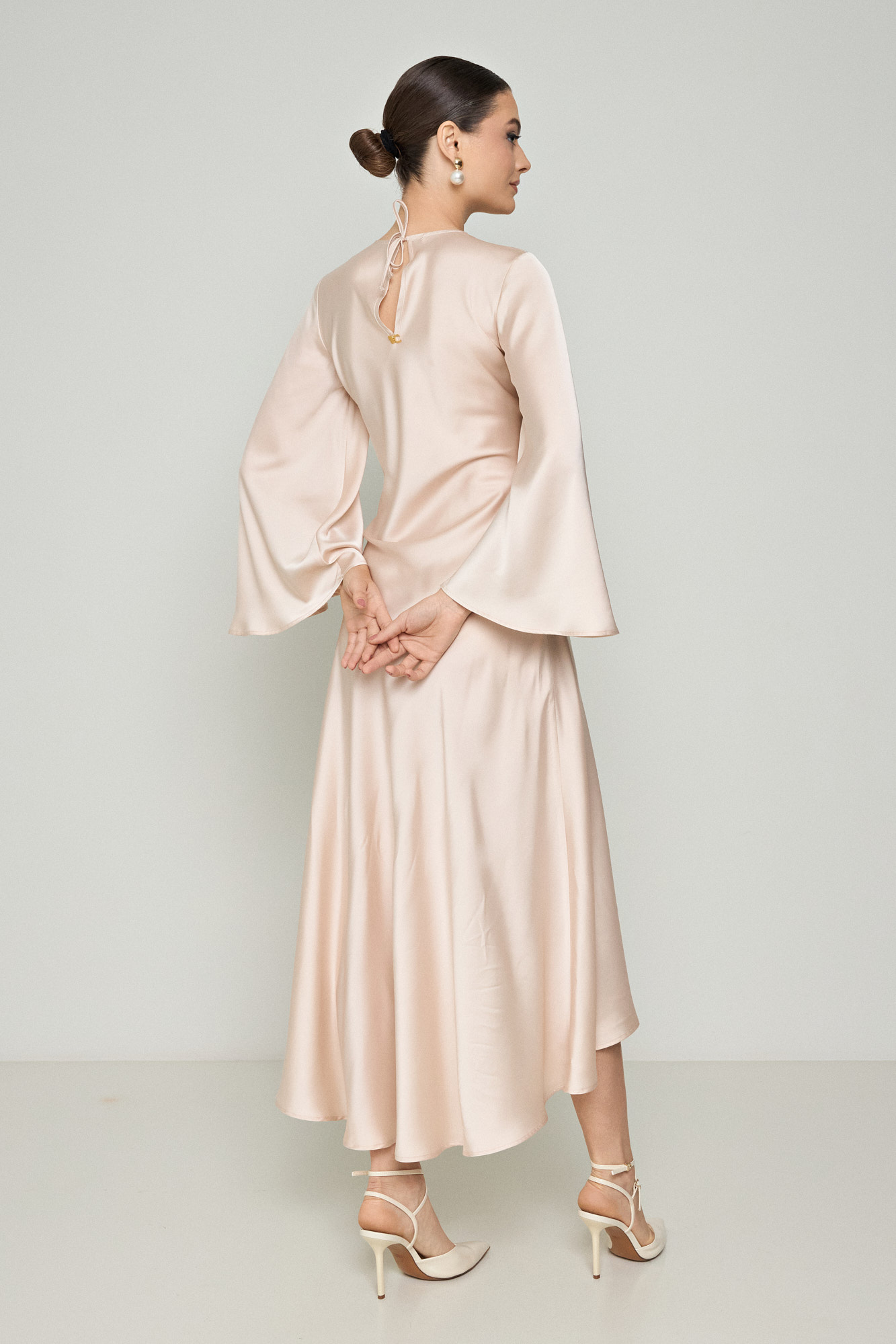 Picture of Asymmetric dress with wide sleeves