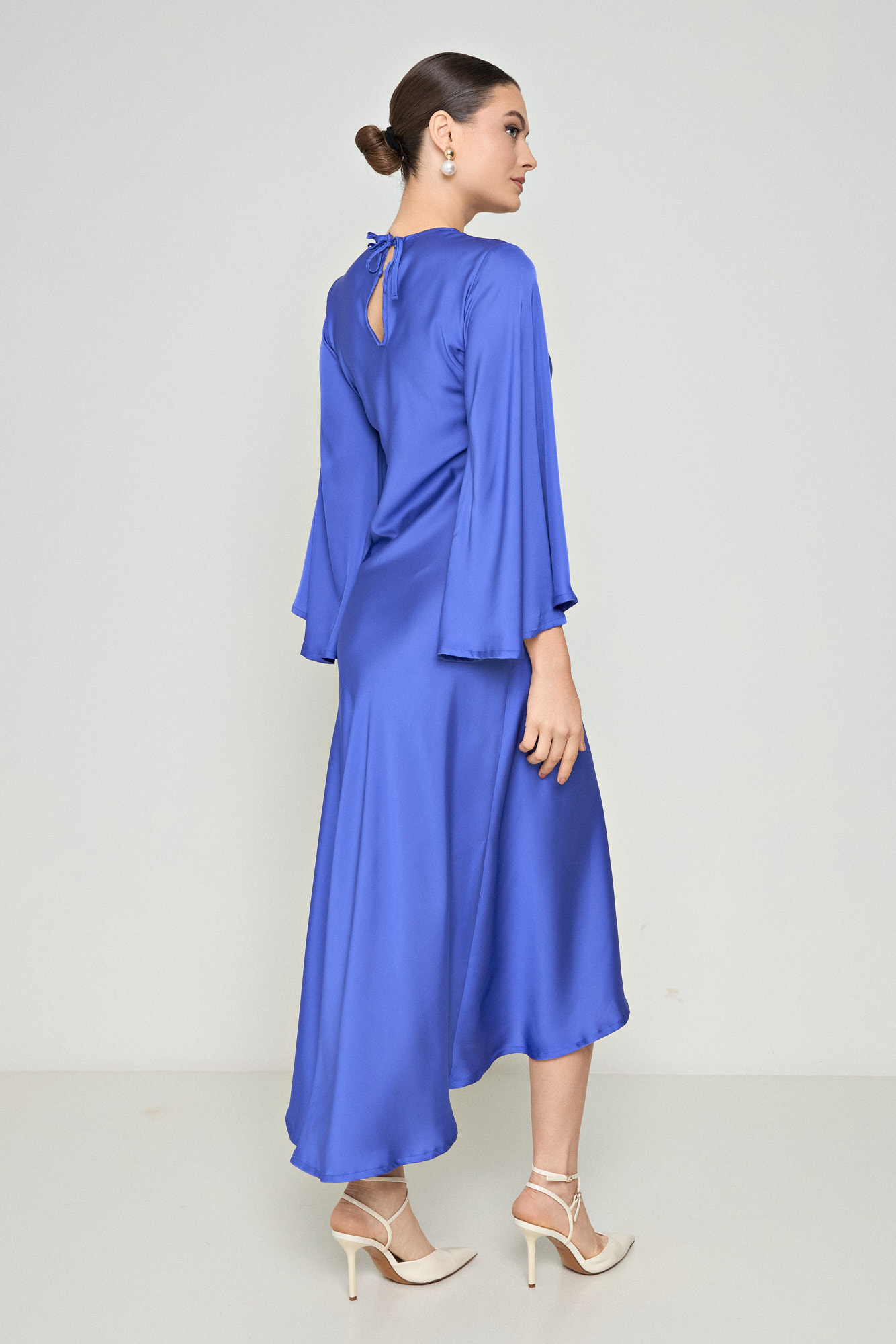 Picture of Asymmetric dress with wide sleeves