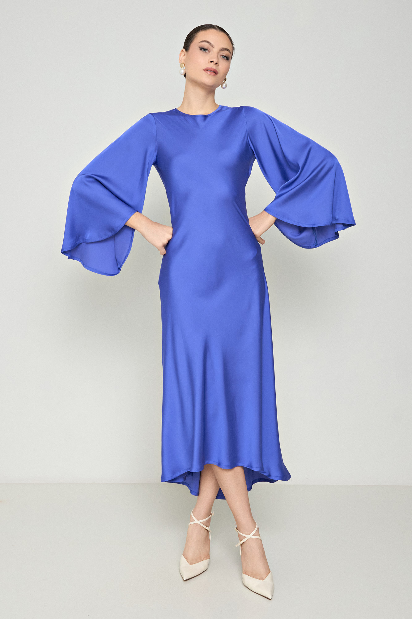 Picture of Asymmetric dress with wide sleeves