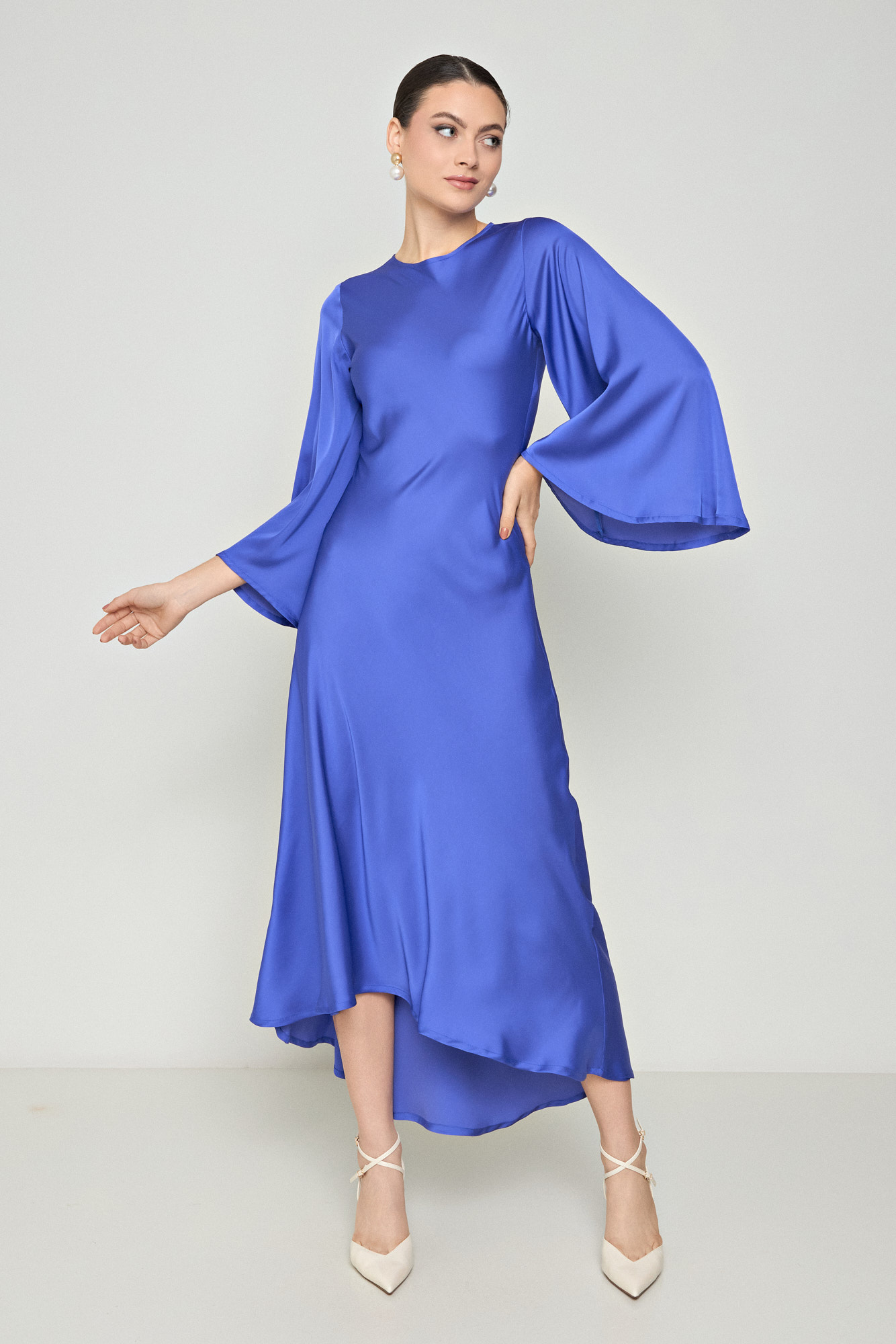 Picture of Asymmetric dress with wide sleeves
