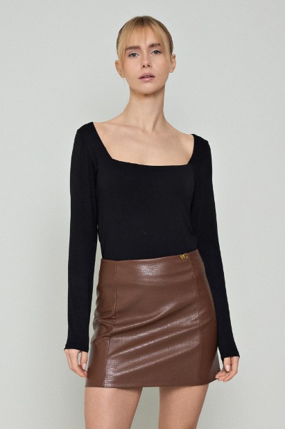 Picture of Bamboo blouse with square neckline