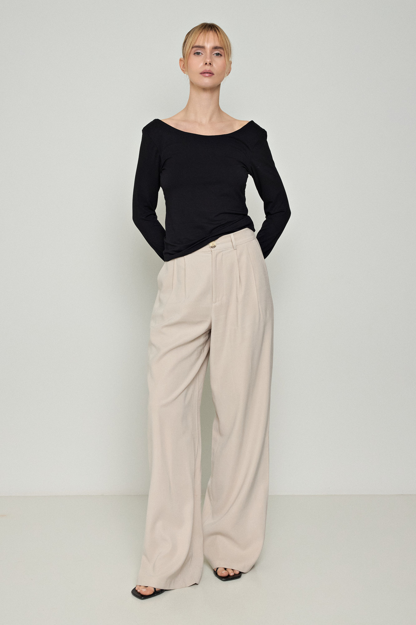 Picture of Off-Shoulder bamboo blouse