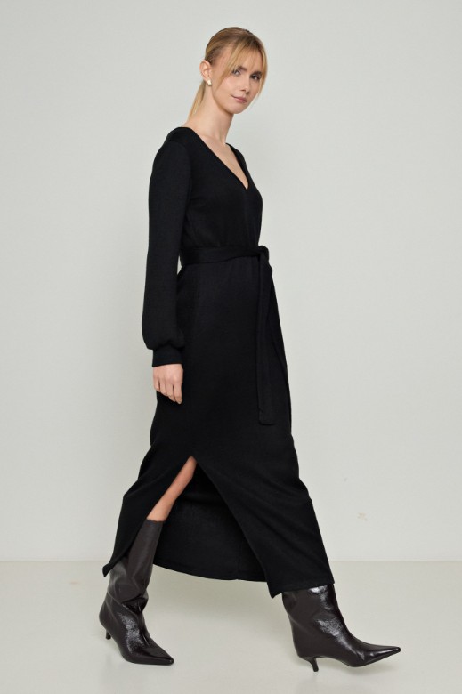 Picture of V-neck knit dress with opening