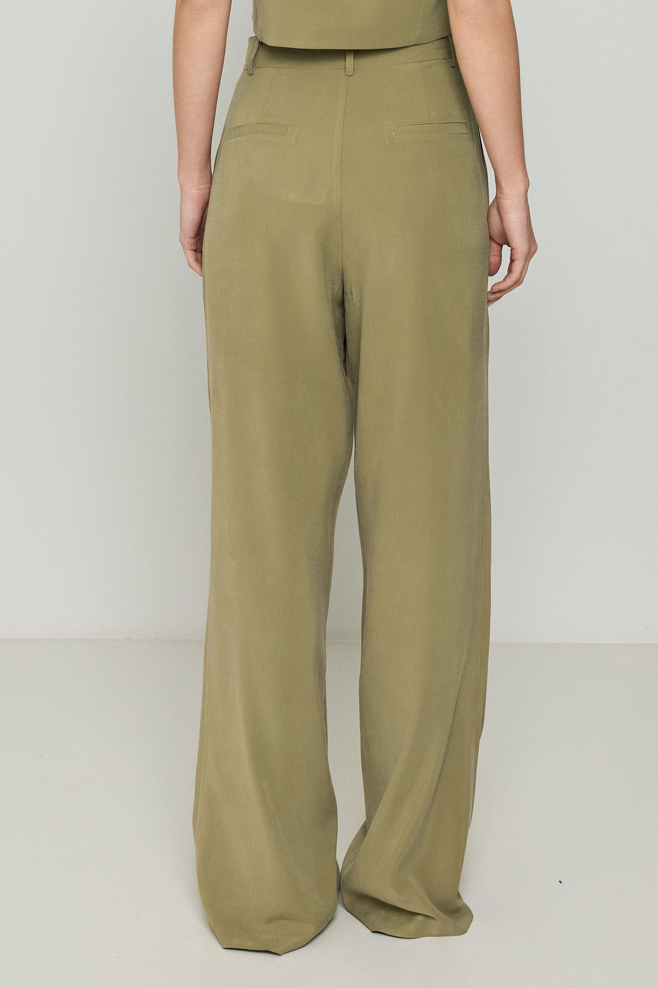 Picture of Loose-fitting fabric trousers