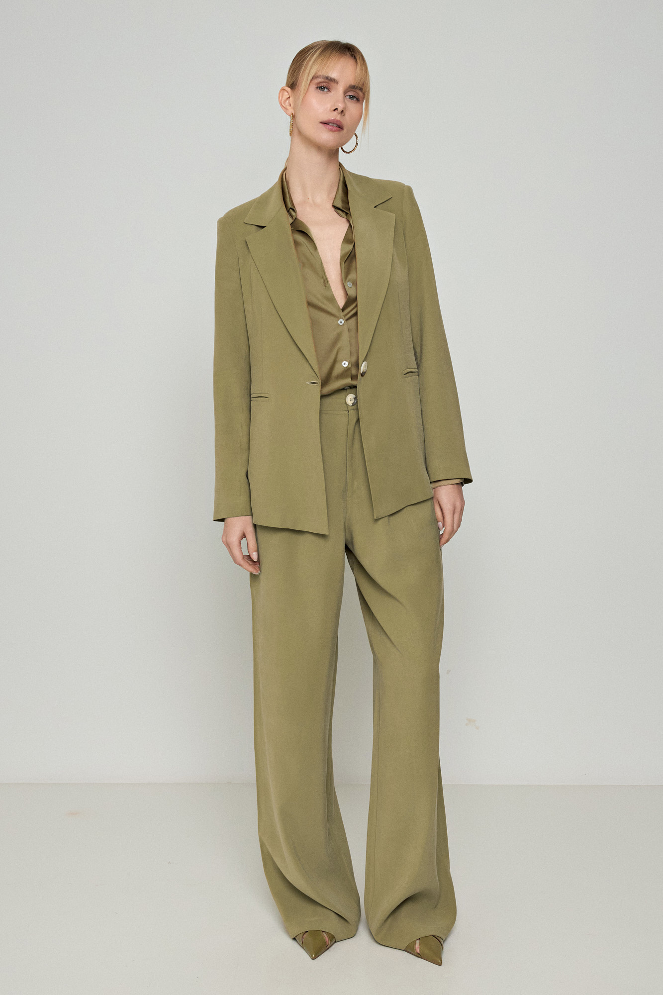 Picture of Loose-fitting fabric trousers