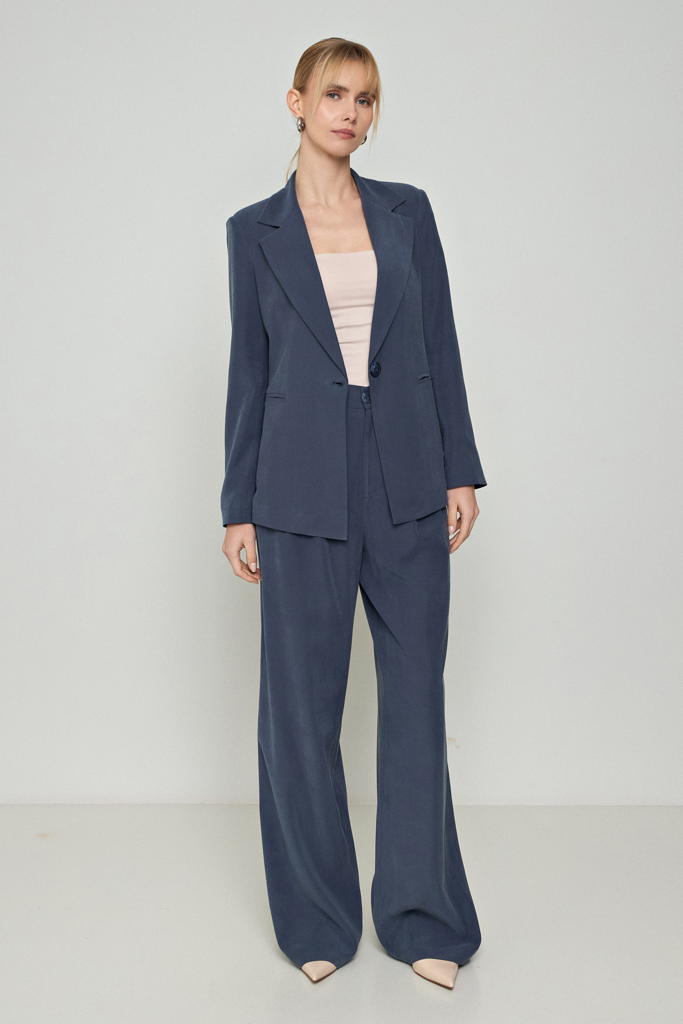 Picture of Loose-fitting fabric trousers