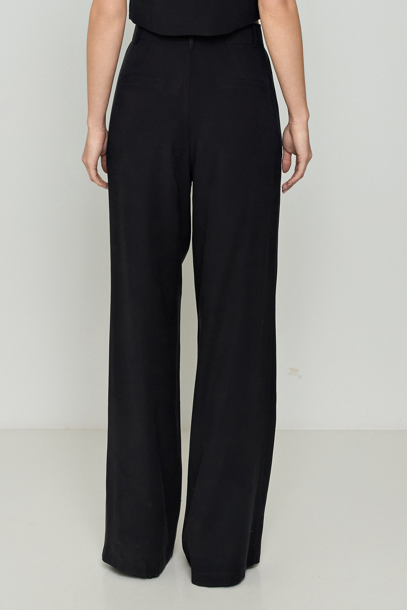 Picture of Loose-fitting fabric trousers