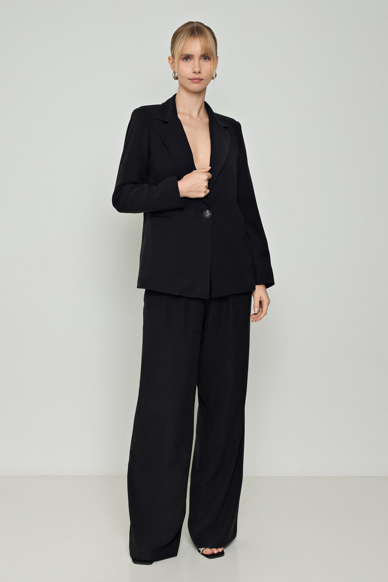 Picture of Loose-fitting fabric trousers
