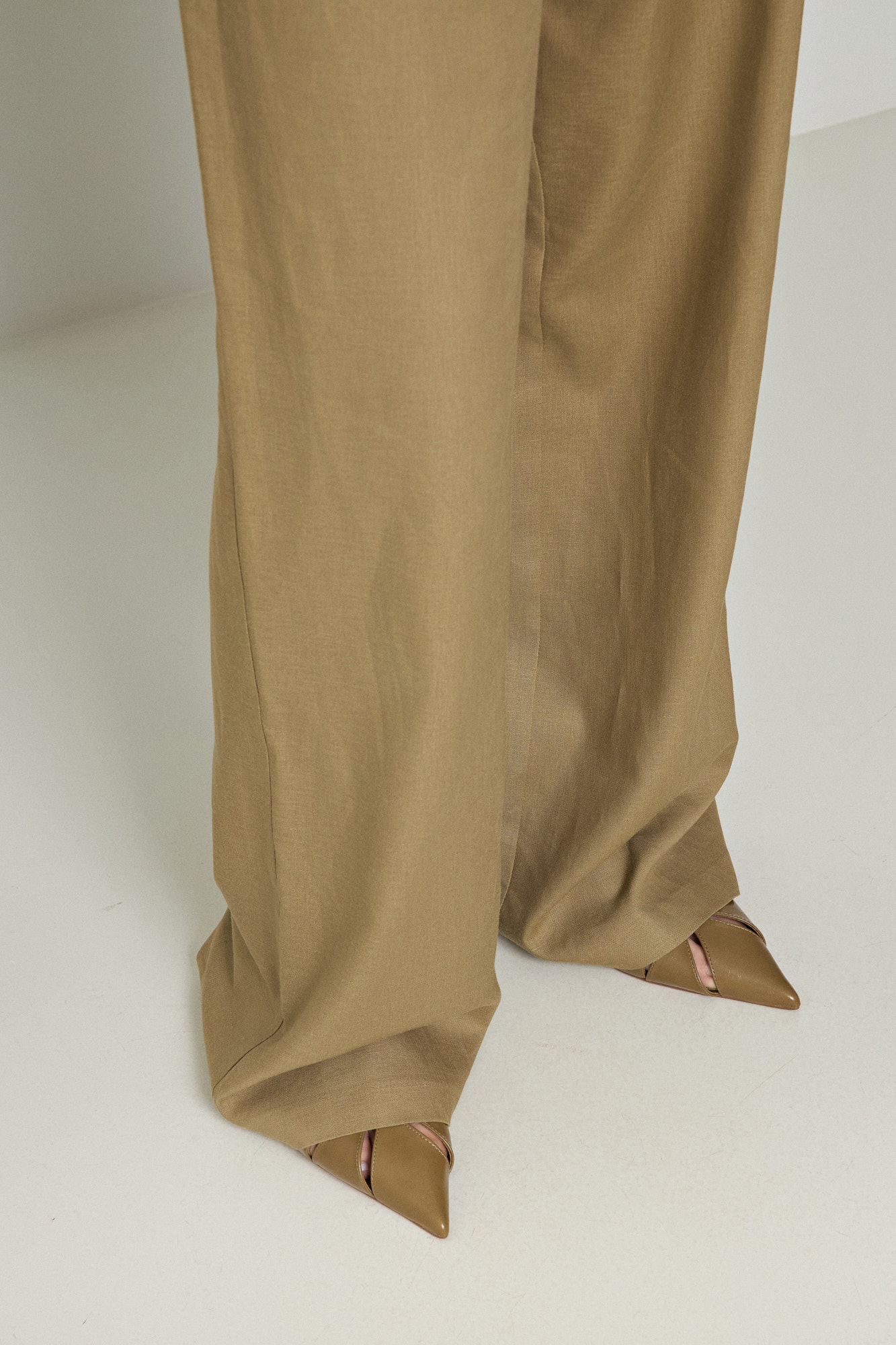 Picture of Linen trousers in a relaxed line