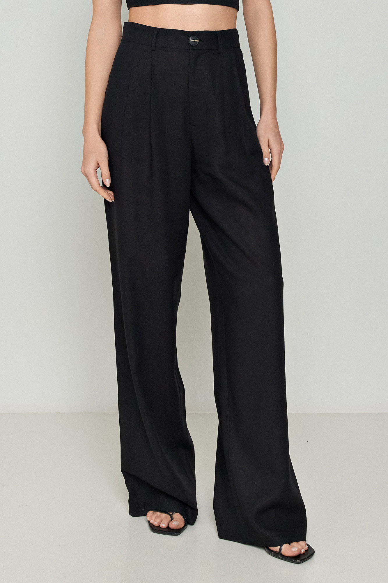 Picture of Linen trousers in a relaxed line