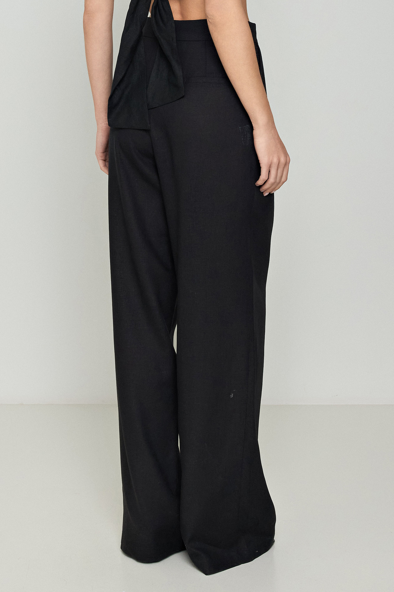 Picture of Linen trousers in a relaxed line