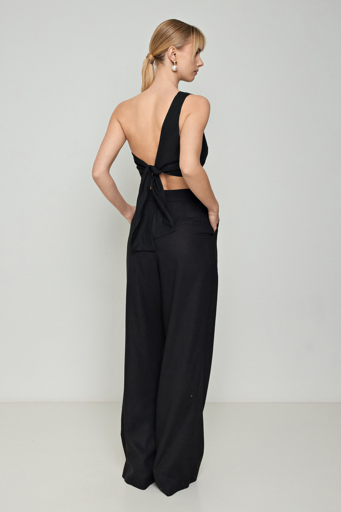 Picture of Linen trousers in a relaxed line