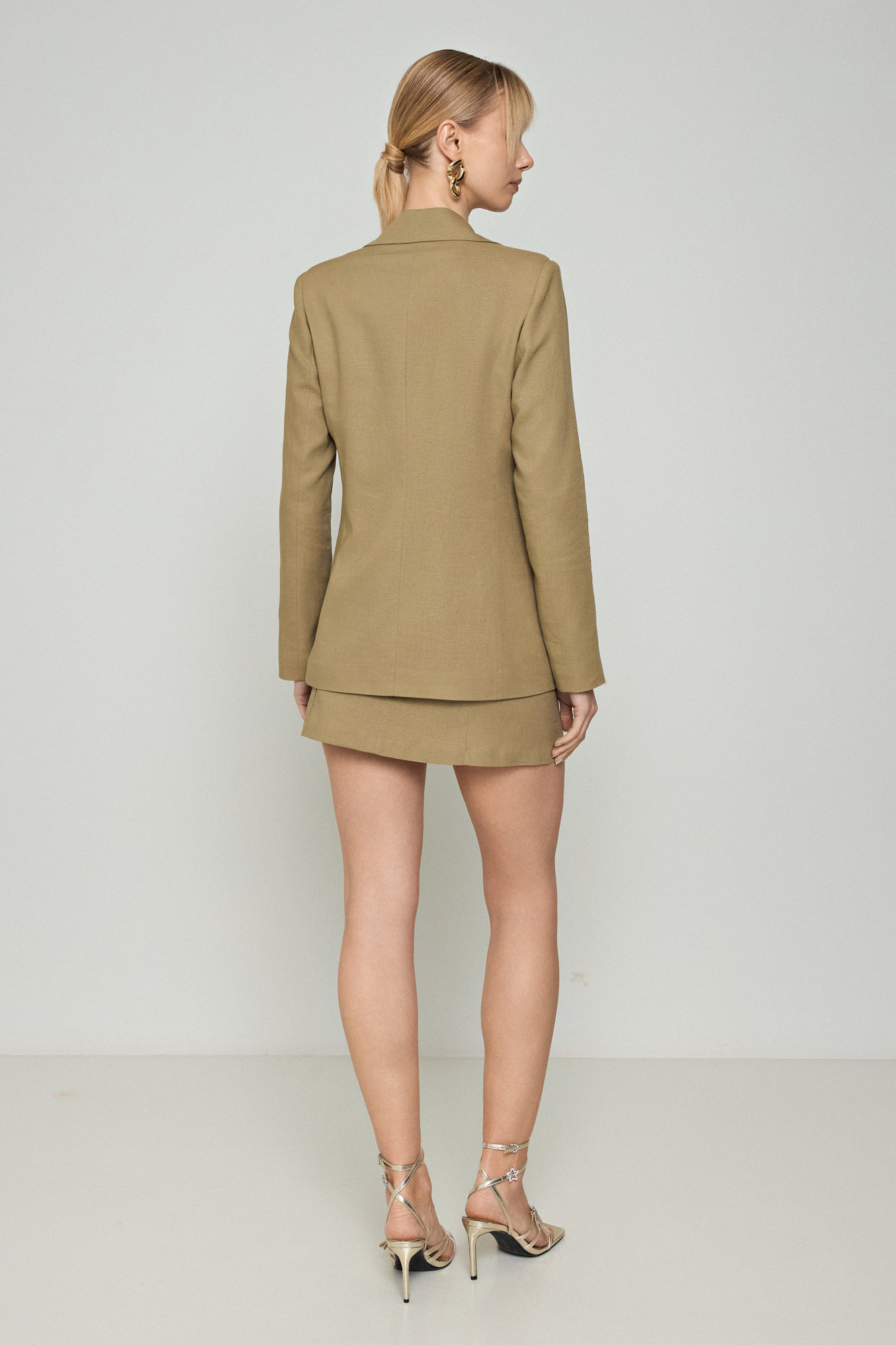 Picture of Slim-waisted linen jacket