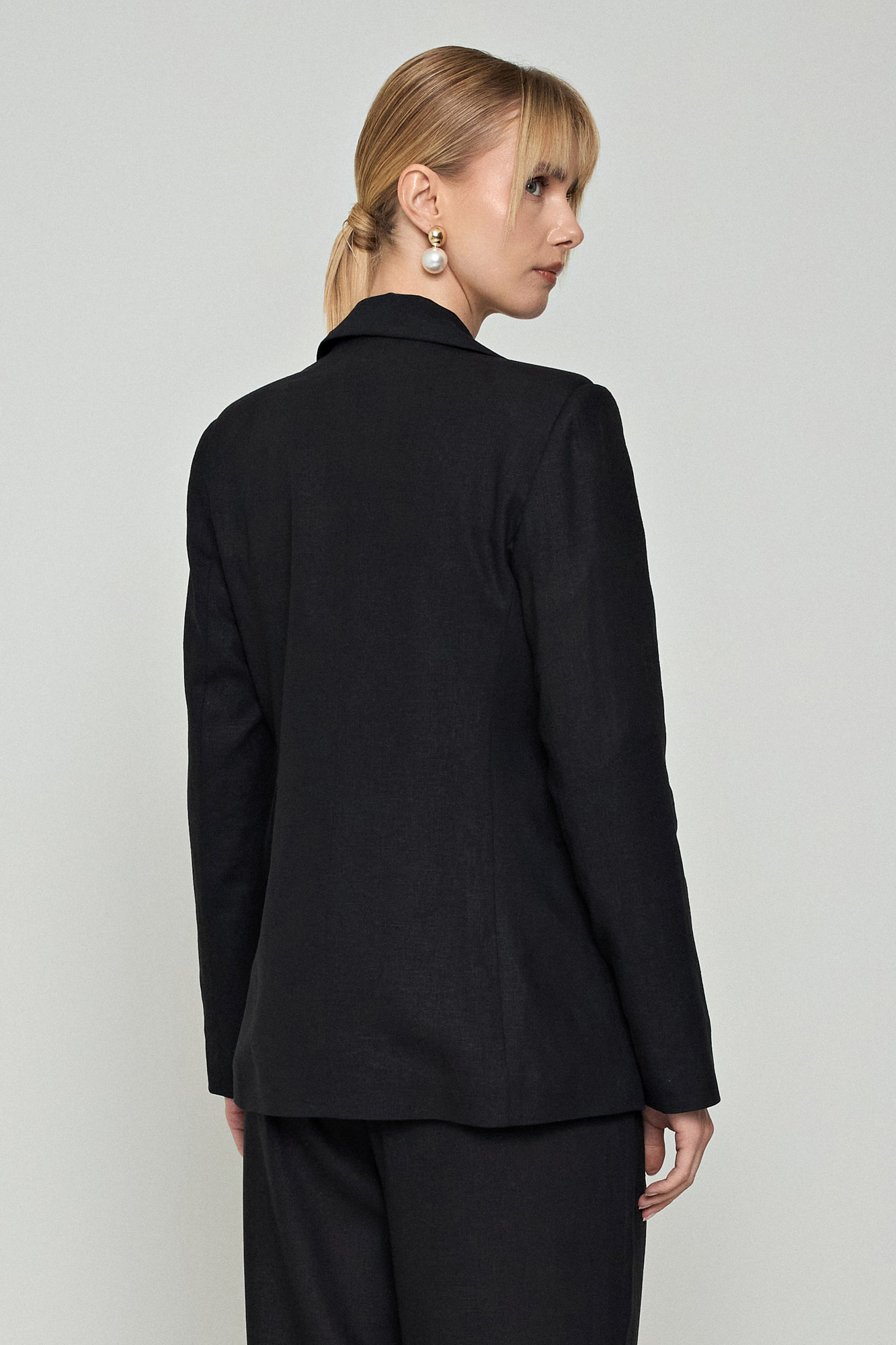 Picture of Slim-waisted linen jacket
