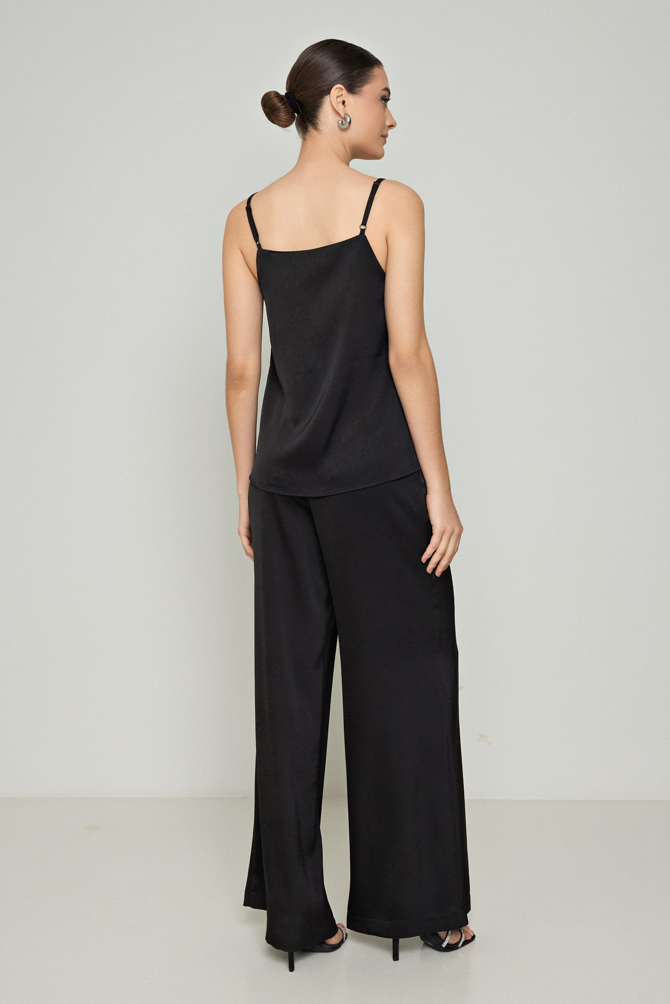 Picture of Sleeveless satin blouse
