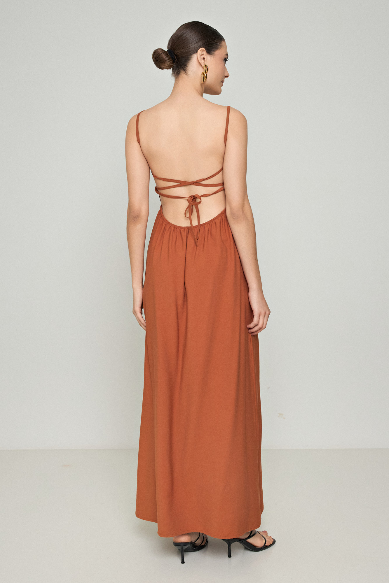 Picture of Backless dress with straps