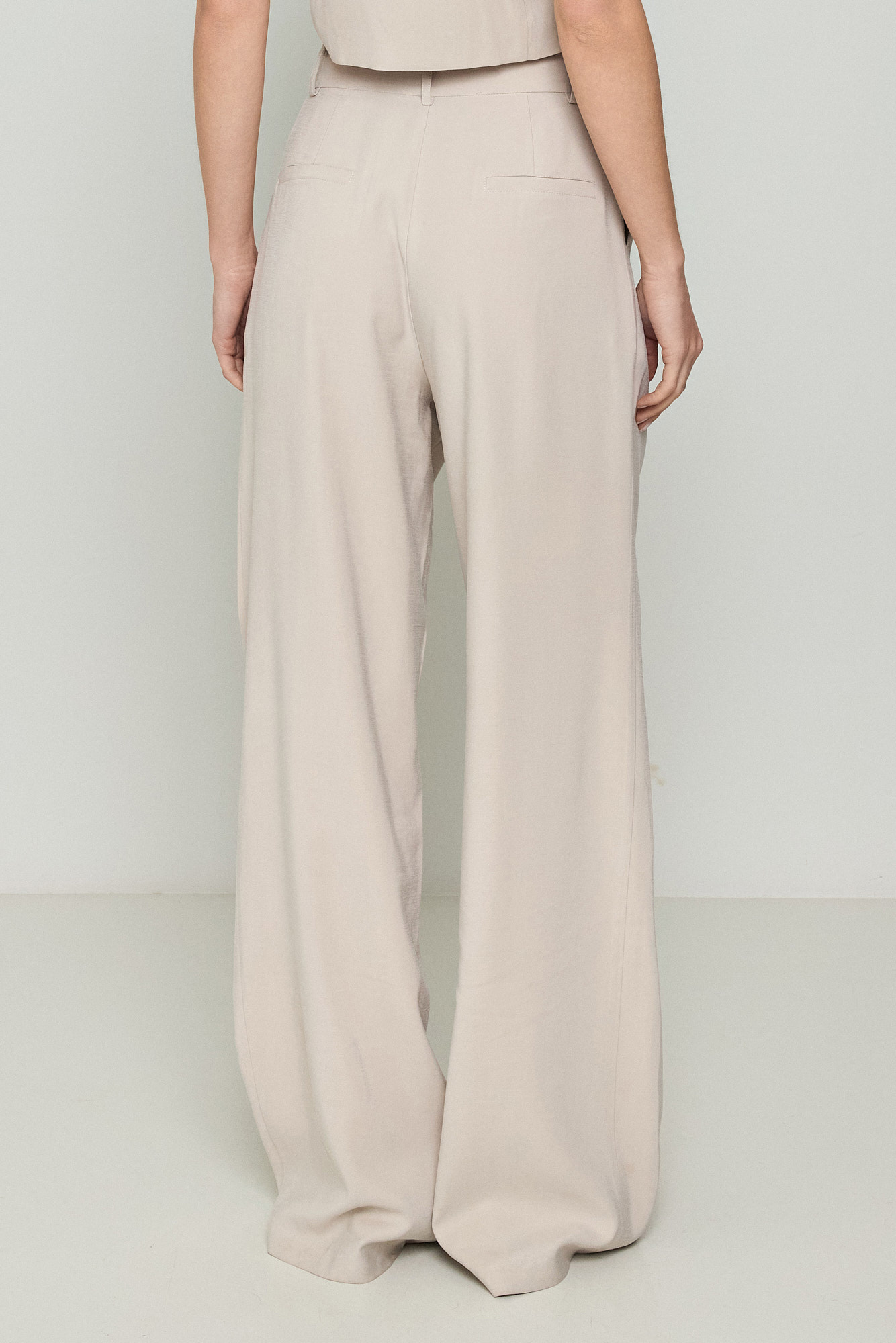 Picture of Loose-fitting fabric trousers