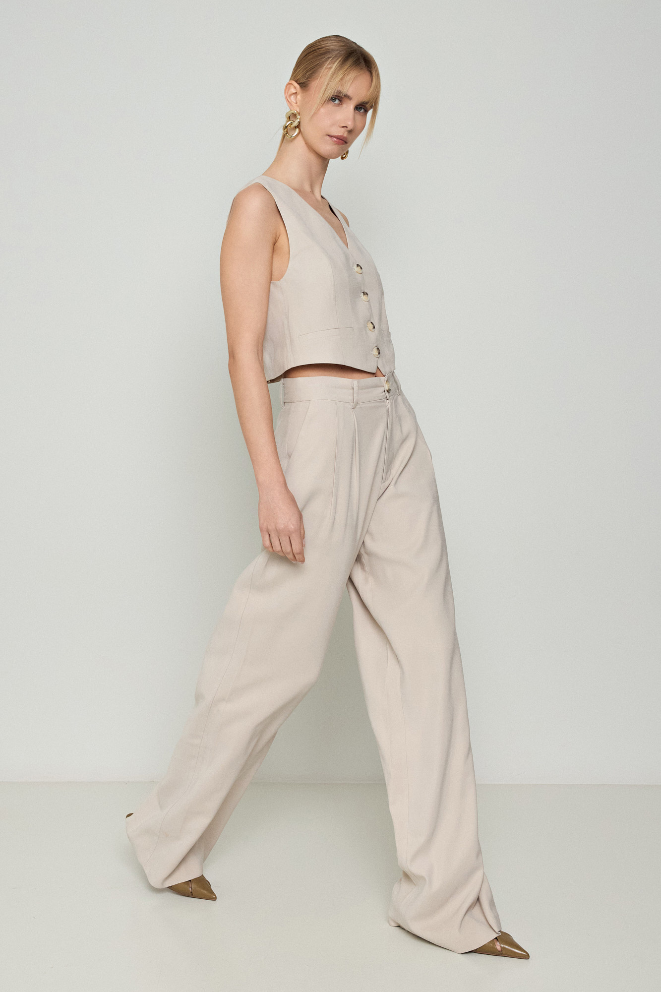 Picture of Loose-fitting fabric trousers