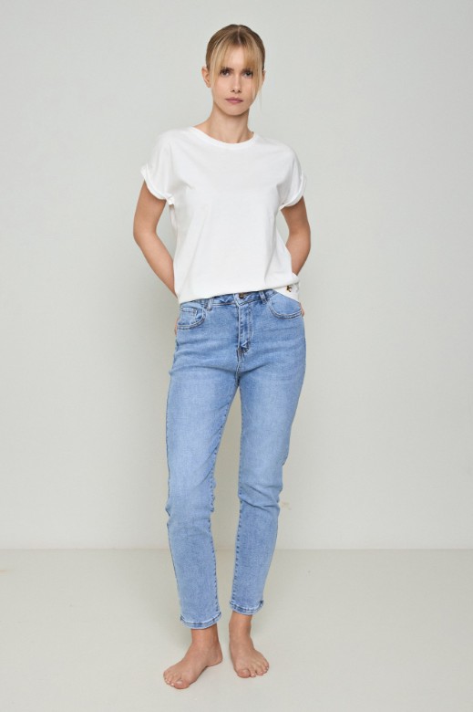 Picture of High-waisted mom fit vintage jeans