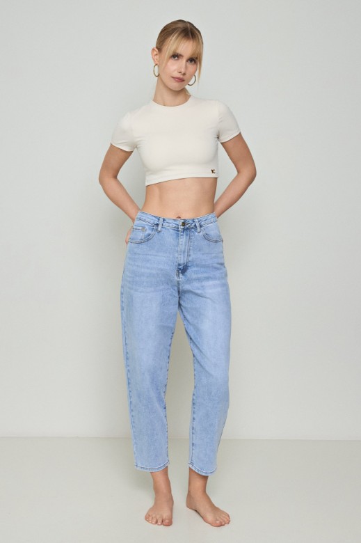 Εικόνα της Τζιν υψηλόμεσο mom fit σχέδιο πίσω