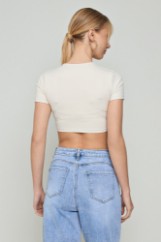 Εικόνα της Τζιν υψηλόμεσο mom fit σχέδιο πίσω