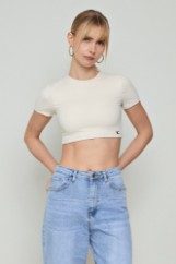 Εικόνα της Τζιν υψηλόμεσο mom fit σχέδιο πίσω