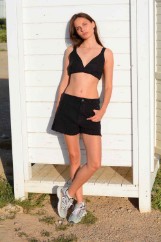 Picture of Denim shorts with rhinestones