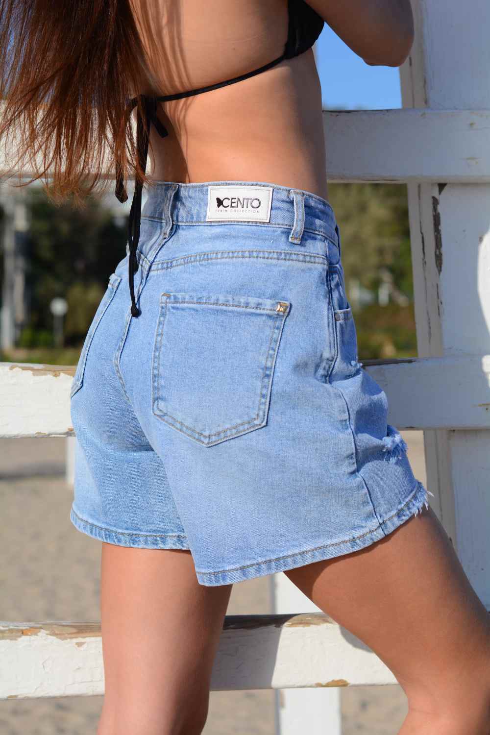 Picture of Loose denim shorts with rips