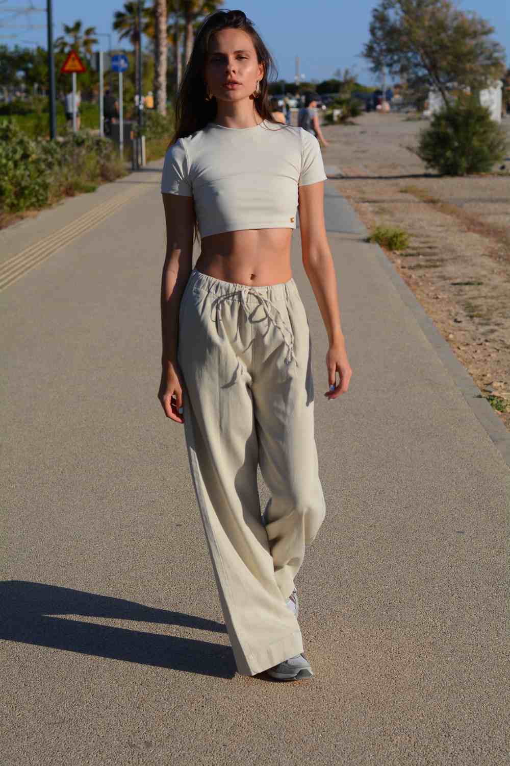 Picture of Loose jeans with elastic