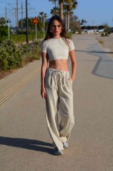 Picture of Loose jeans with elastic