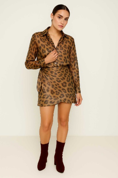 Picture of Silky touch loose shirt with semi-transparency