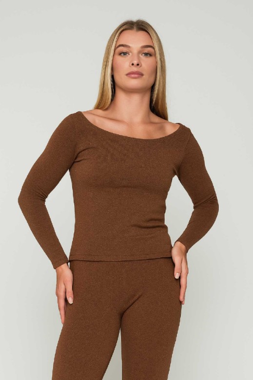 Picture of Essentians off-shoulder knitted top