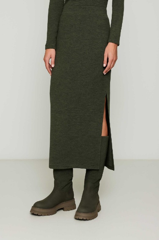 Picture of Essentians knitted skirt with slit