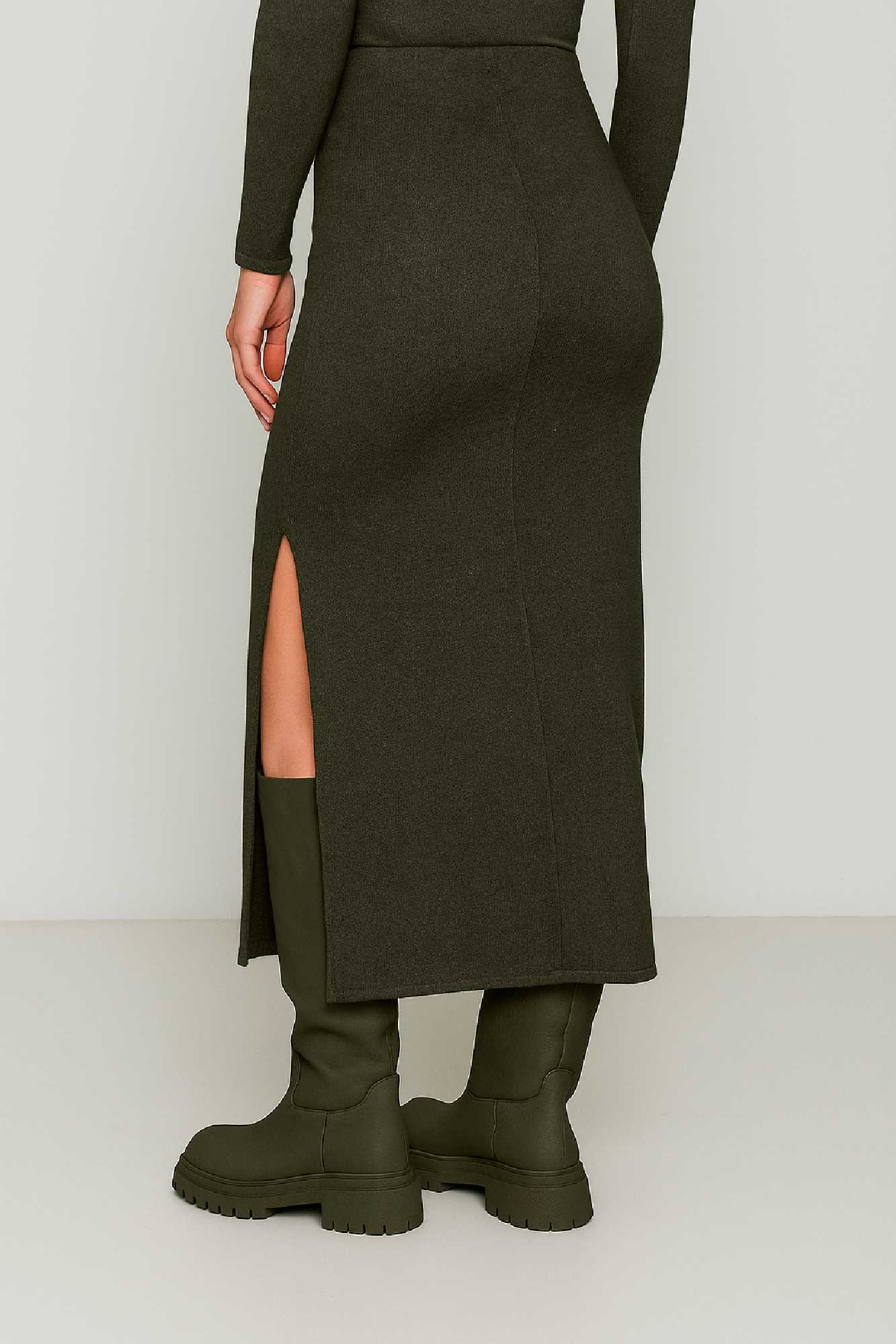 Picture of Essentians knitted skirt with slit