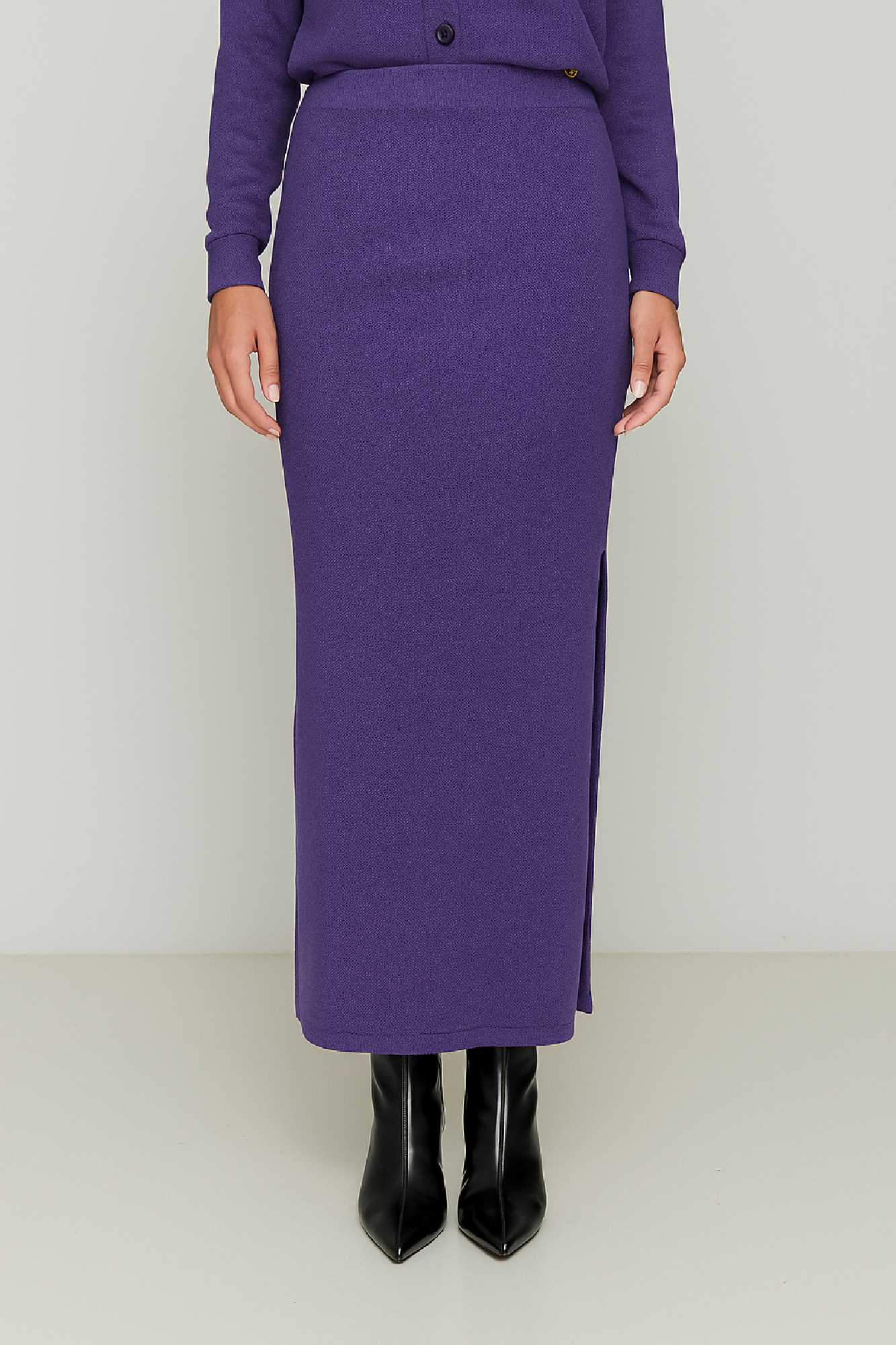 Picture of Essentians knitted skirt with slit