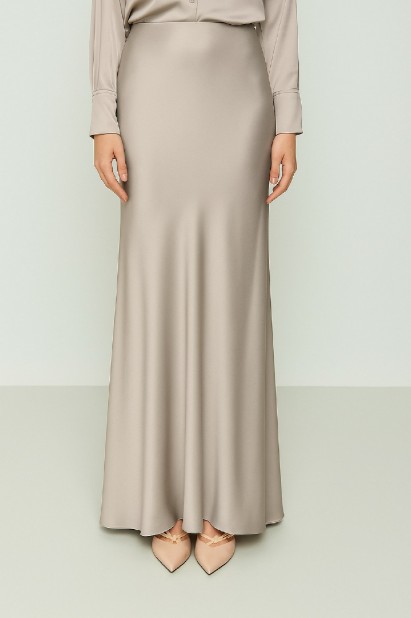Picture of Satin maxi skirt with a slight sheen