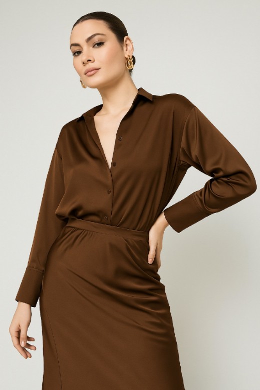 Picture of Satin shirt with elegant neckline