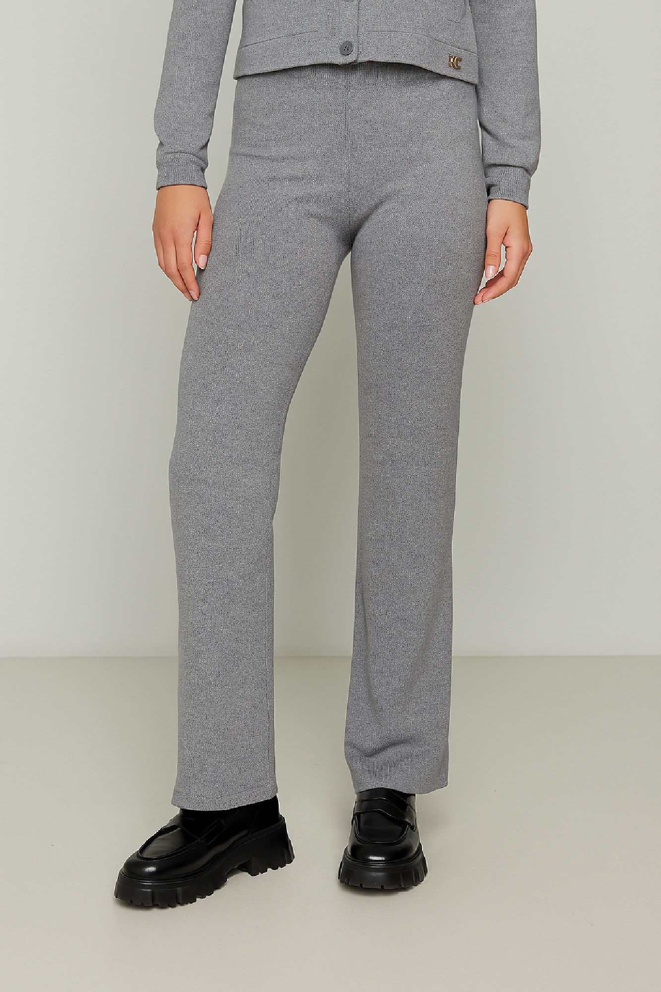 Picture of Essentialians slim knit pants