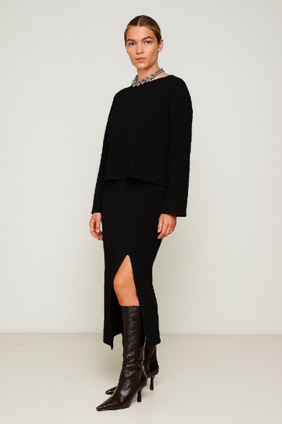 Picture of Essentians knitted skirt with slit