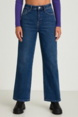 Picture of Classic straight-leg jeans