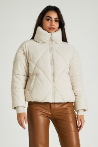 Εικόνα της b'Καπιτονέ Oversized Μπουφάν με Ψηλό Γιακά